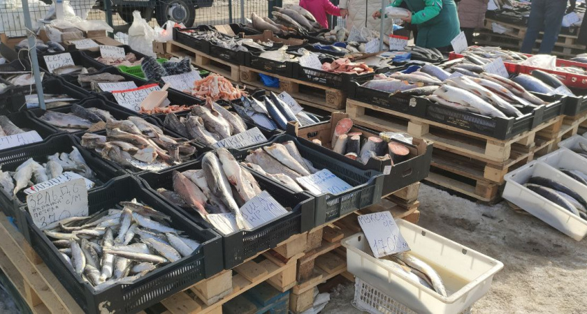 Испанцы разделывают рыбу только так: дел на 5 минут, не нужен ни нож, ни кипяток, и кухня чистая