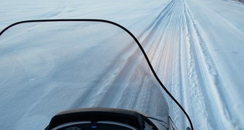 Жителям отрезанной снегом деревни в Коми доставили продукты и лекарства