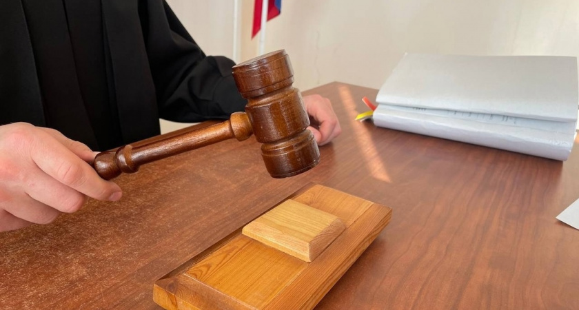 Суд в Коми приговорил бывшего замглавврача к обязательным работам за халатность