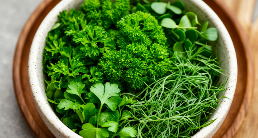 Не петрушка и не укроп: учёные назвали самую полезную зелень – настоящая кладезь витаминов