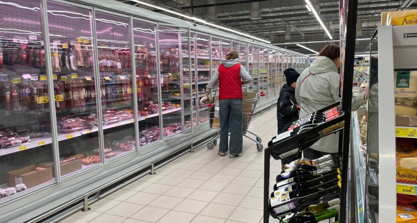 В "Магните" колбаску за 59 рублей еле успел отхватить, даже продавать не хотели. Узнал ее состав - честный обзор и выводы