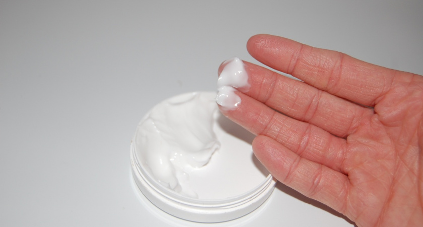 Искала его везде, и наконец то поймала в Магнит-косметик: крем, который всегда выручает мою кожу - напитает за пару применений