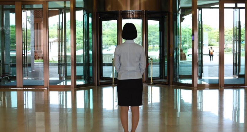 В отель ни ногой, если вижу, что там они: с кем отказываются отдыхать на курортах русские туристы