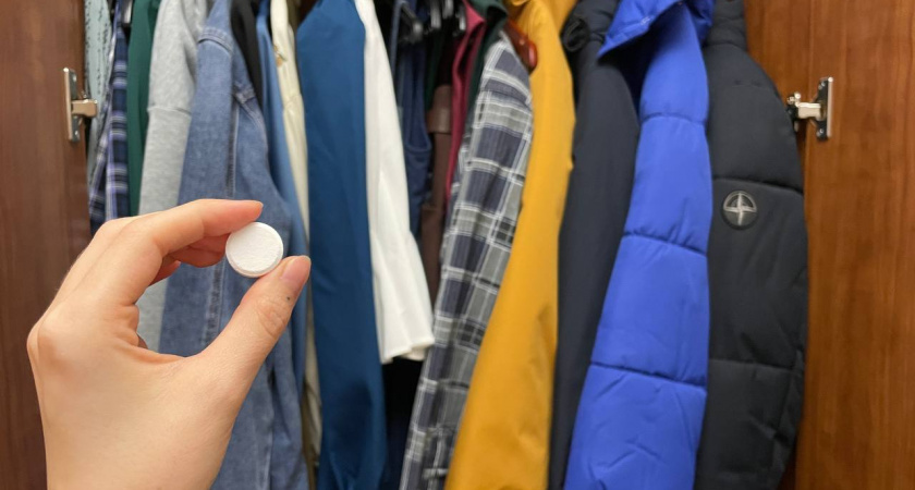 Кладу 1 таблетку в шкаф, и вещи благоухают свежестью — как раз и навсегда избавиться от затхлого запаха одежды