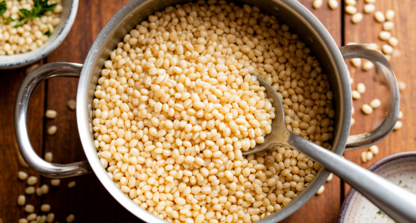 Секретный метод из кулинарной книги времен СССР позволяет сварить идеальную перловку за считаные минуты