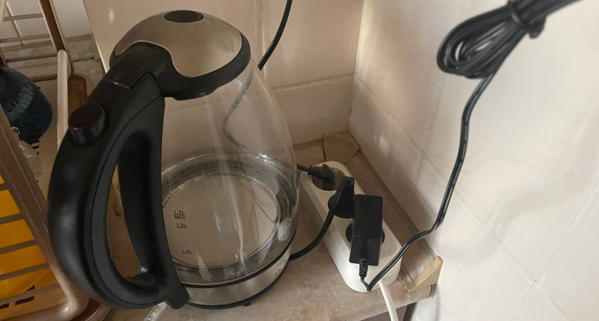 Кидаю 3 кусочка в чайник — и накипь пропадает моментально: лайфхак, безопасный для здоровья и прибора