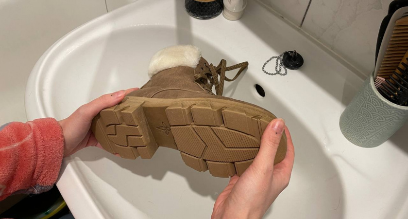 Вот что положить в обувь, чтобы ноги не мерзли даже в -20 - и это не стелька с подогревом