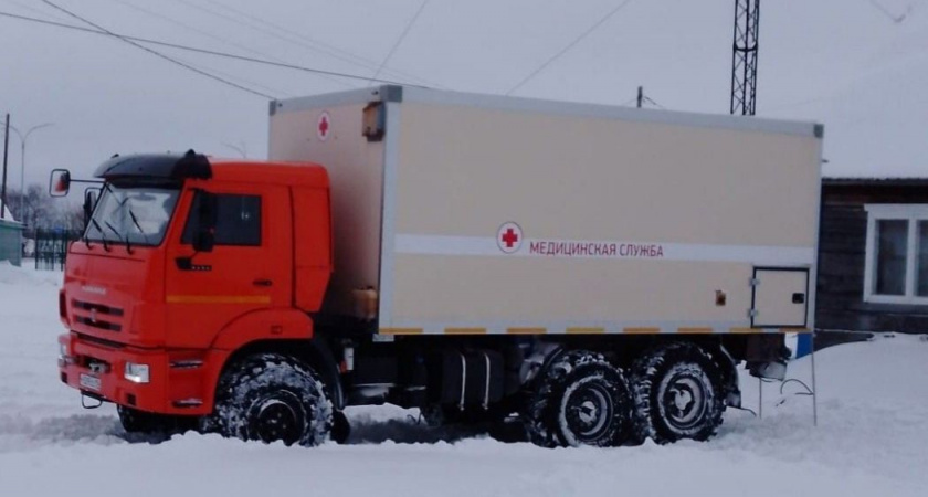 Медицинский мобильный комплекс сгорел на трассе в Коми