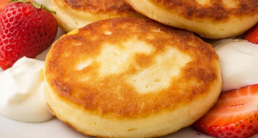 Эти сырники получаются всегда и у всех: три рецепта, чтобы стать королями завтрака