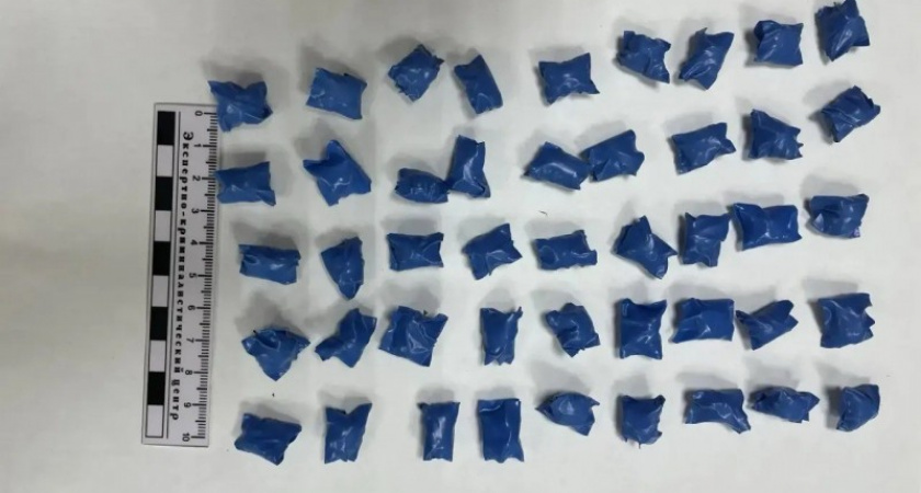 В Ухте 18-летнего студента арестовали по делу о покушении на сбыт синтетических наркотиков: изъято более 150 свёртков 