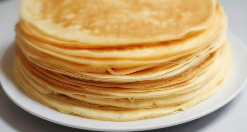 Нашла рецепт блинов, которые не рвутся и легко переворачиваются: нужны молоко и вода