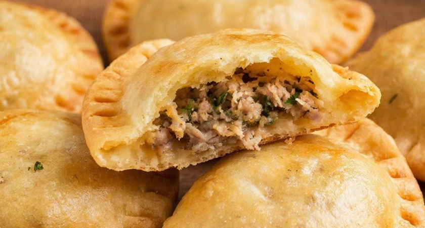 Стакан кефира и фарш: готовлю уже много лет вместо пирожков на ужин или перекус - ленивые пирожки или беляши на кефире