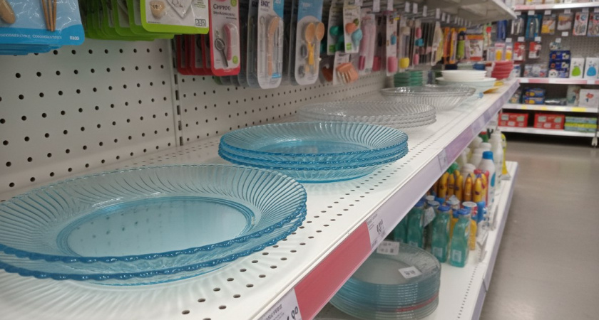 Нашла сокровище в Fix Price: тарелка, которая выглядит как кусочек океана на моей кухне