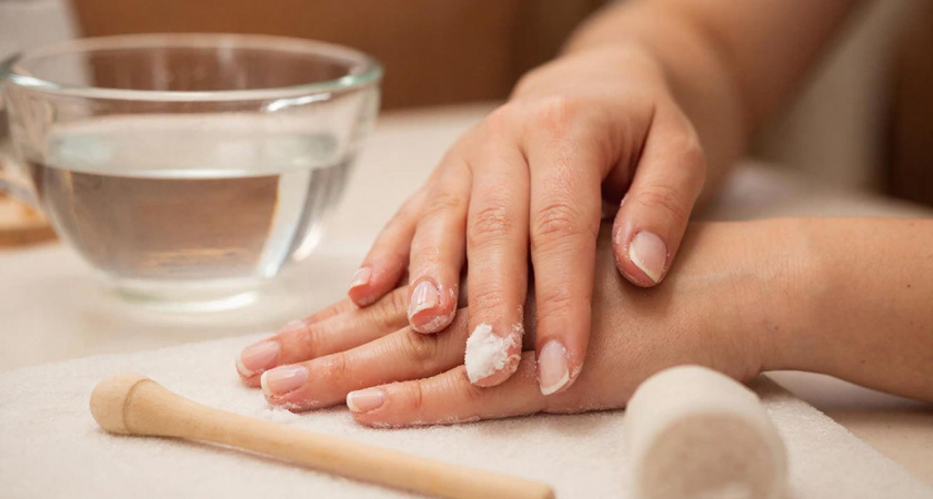 Без щипчиков, ножниц и ремувера: как сделать правильный маникюр и легко удалить кутикулу и заусенцы