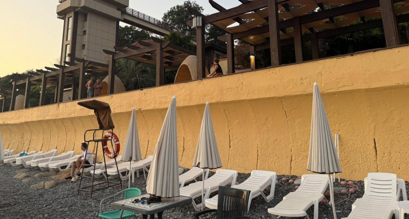 Пляжи без людей и красные цены, как в СССР: россияне открыли для себя новый курорт с чистым морем