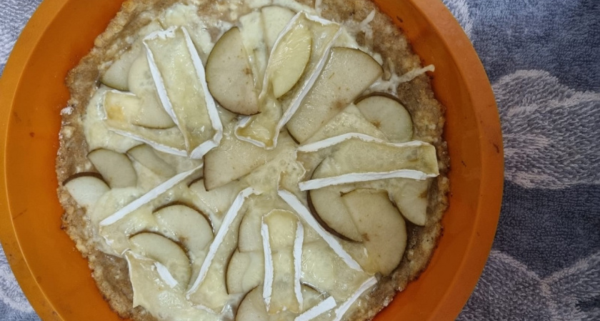 Часто покупаю кефир для этого рецепта: никаких яиц, все замесил и в духовку - самый вкусный и простой пирог