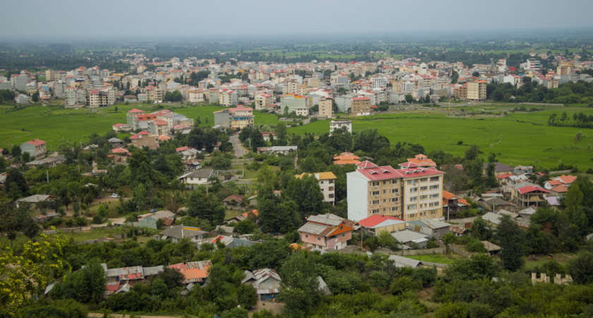 Попрошайки и разгромленные дома: российский турист поделился честным отзывом о популярном курорте