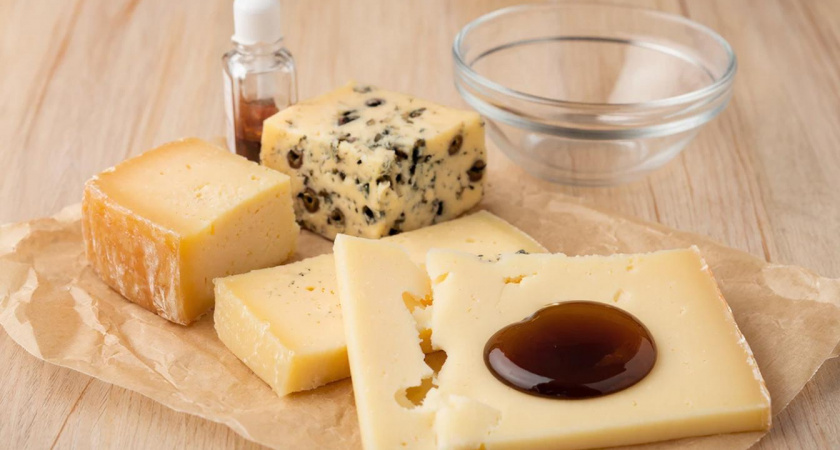 Купила 11 сыров и проверила на качество - на состав и способность тянуться, которые показывают лайфхакеры