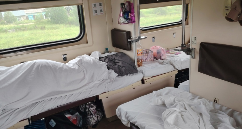 «Ты чё, не уступишь?!» — как меня хотели согнать с полки в поезде: четыре баула, две фурии и я