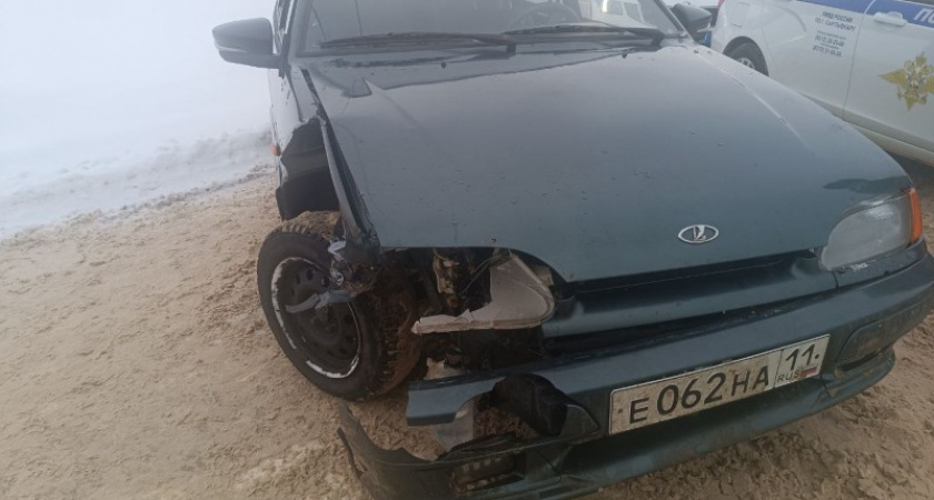 В Коми 22-летняя пассажирка "ВАЗа" попала в больницу после аварии с большегрузом