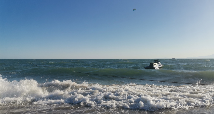 «Цены в ресторанах такие, что в столовые стоят очереди»: честный отзыв туристов о поездке в Сочи