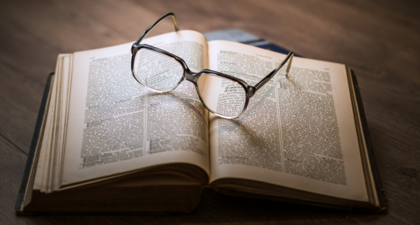 Эти книги нужно читать всем после 60: продлевают молодость и ясность ума - советуют врачи