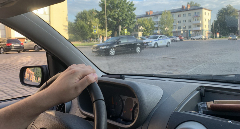 Популярная привычка теперь будет под запретом: для водителей готовят новые строгие ограничения