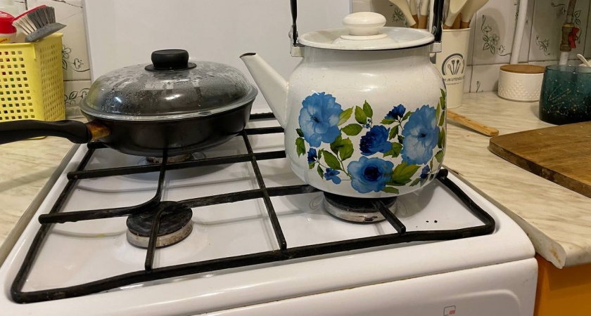 Решетку с газовой плиты отмываю за 5 минут без химии: старый бабушкин метод с песком