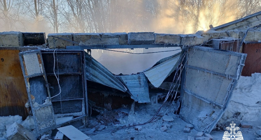 В Коми спасатели тушили пожар площадью более 70 квадратных метров