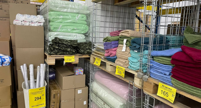 В "Светофоре" появились новинки: полка для обуви по 352 руб., кастрюля из "нержавейки" за 688 руб. — множество интересных товаров для дома