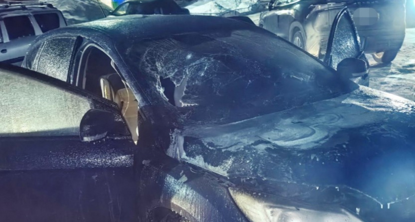 Техническая неисправность привела к пожару в автомобиле в Ухте