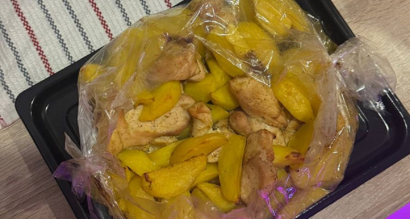 Такая курица просто тает во рту: добавляю кефир на этом этапе готовки и наслаждаюсь - корочка сведет с ума