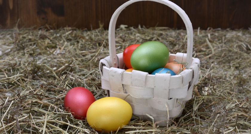 Священники предупредили: в эти 3 цвета нельзя красить яйца на Пасху - объясняем почему