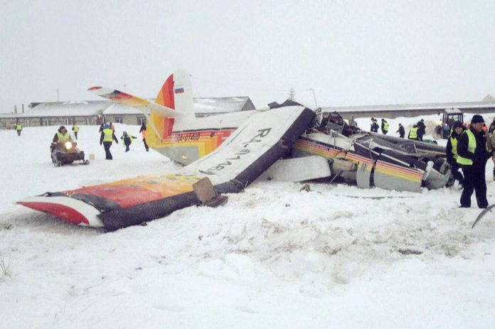В Нарьян-Маре при взлете рухнул пассажирский самолет