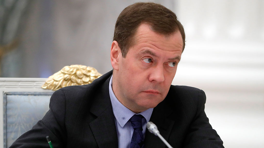 Медведев заявил, что 2018 год будет тяжелым