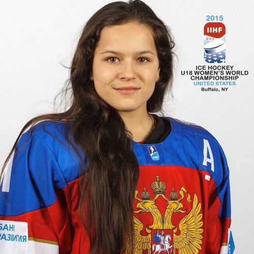 Ухтинка борется за звание самой красивой хоккеистки России