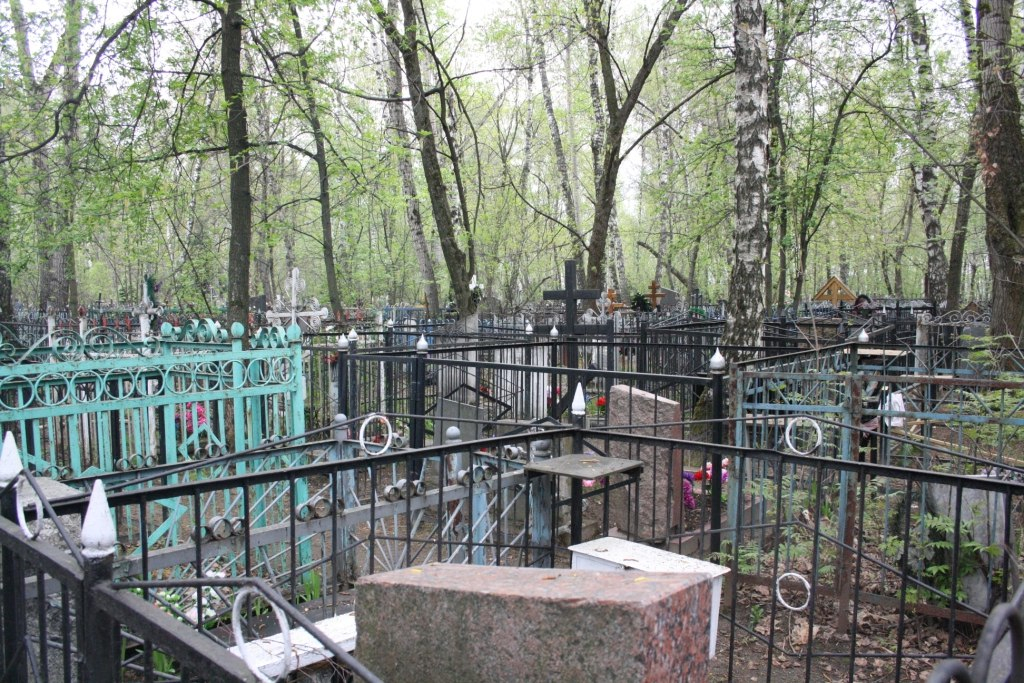 В Ухте ищут желающих ухаживать за кладбищем за 2,7 миллиона