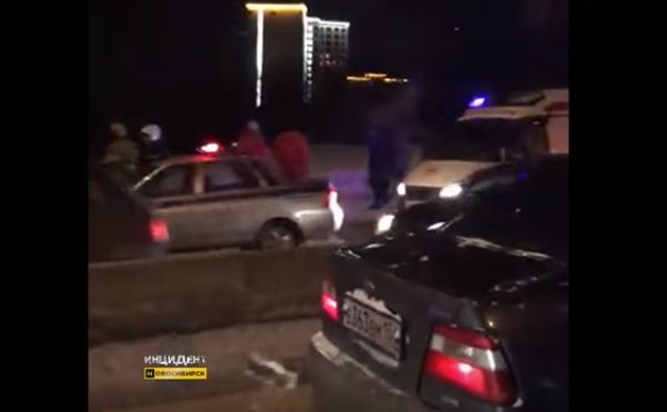 Новости России: В Новосибирске внедорожник въехал в толпу, есть погибшие