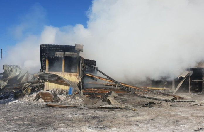 В Усинске сгорел жилой дом, погорельцам теперь требуется помощь