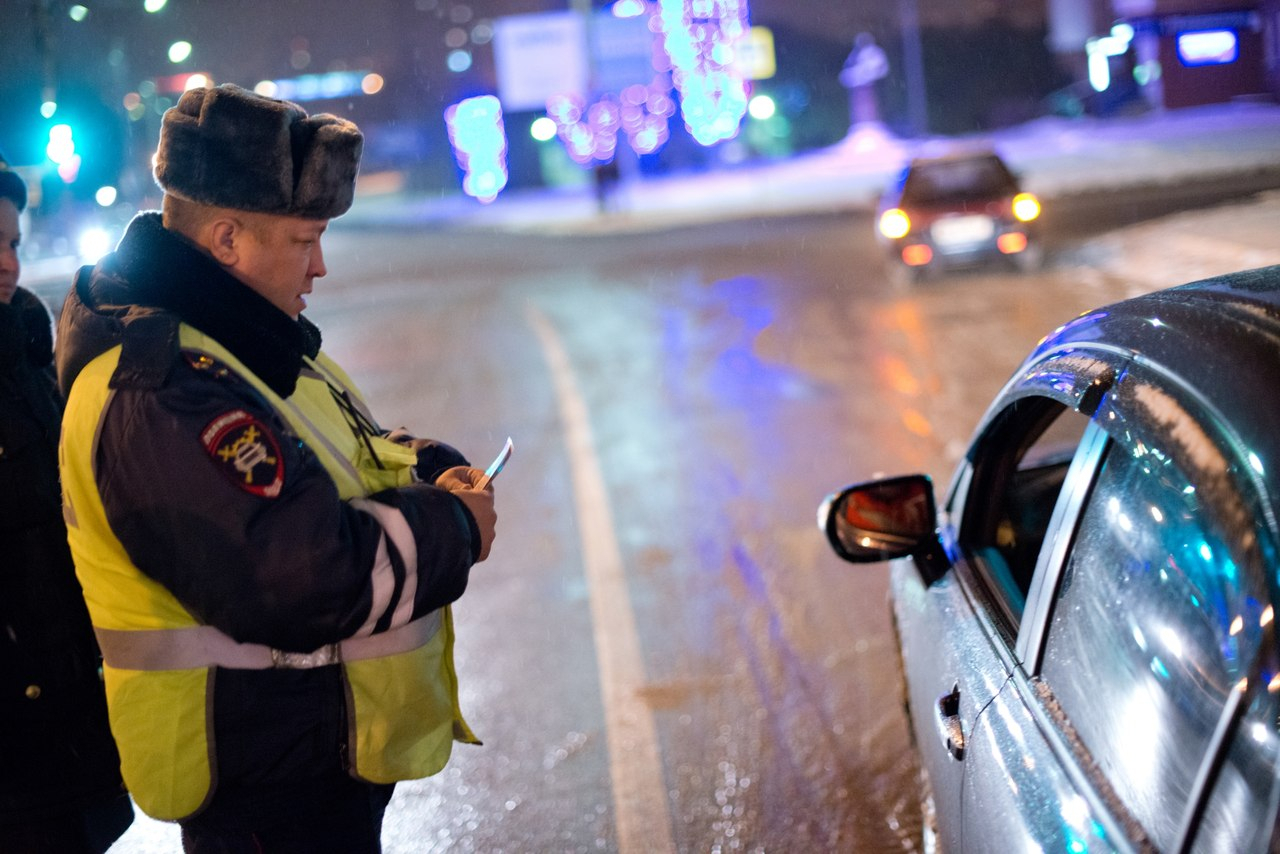 В Сыктывкаре сотрудники ДПС с помощью оружия остановили пьяного водителя