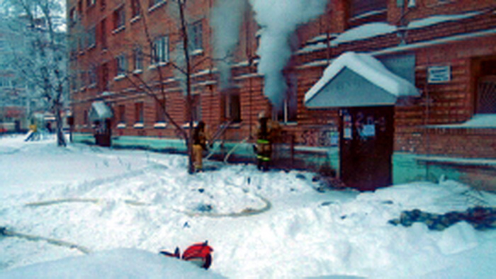 Неизвестные подожгли квартиру в Сосногорске