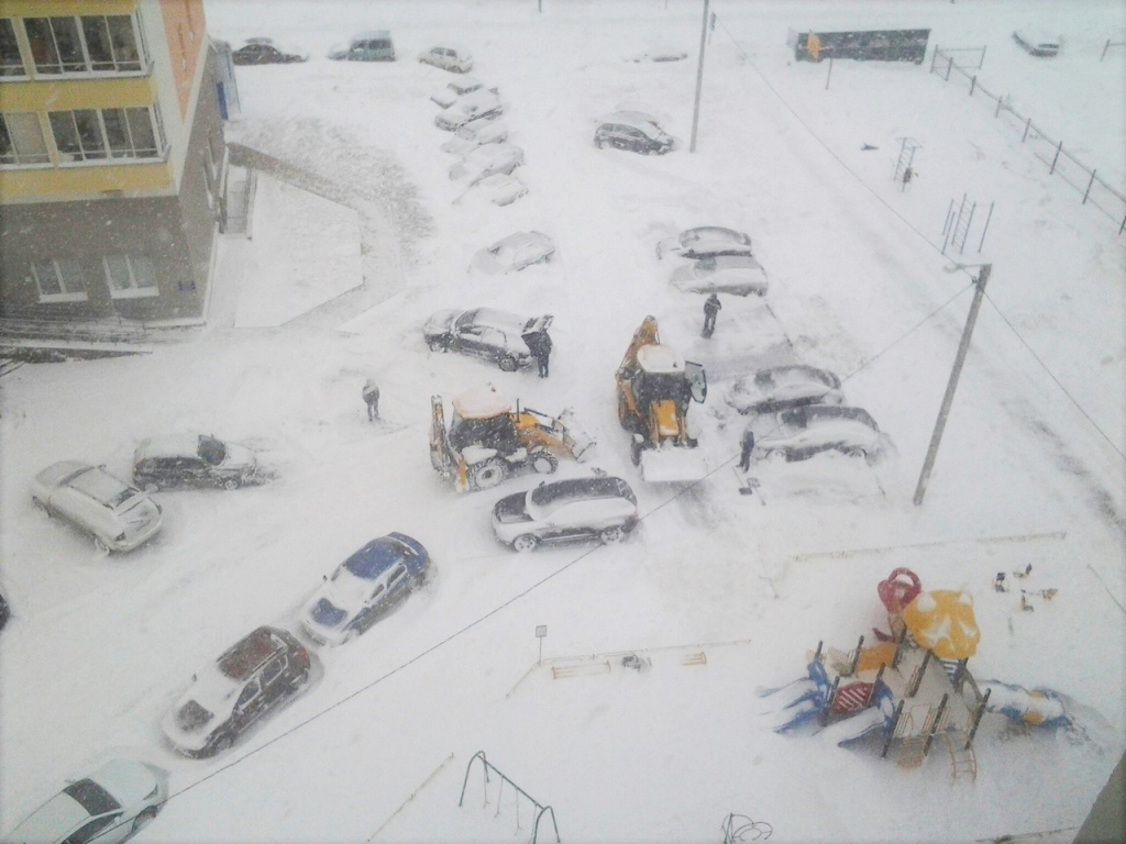 Соседний Киров завалило снегом