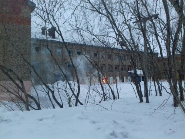 В Воркуте снова горела заброшенная школа