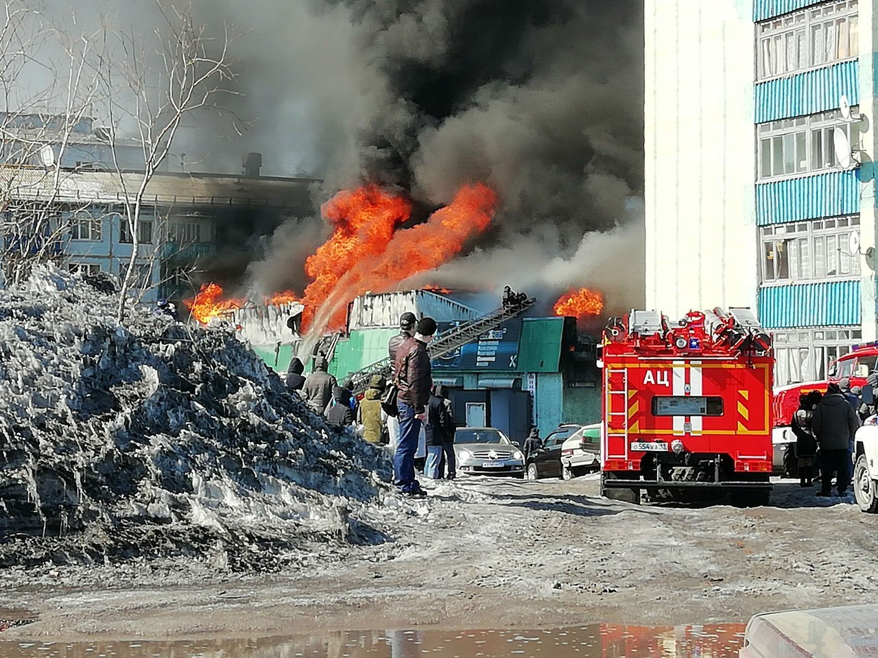 Мэр Воркуты прокомментировал неудачное тушение пожара в автомагазине