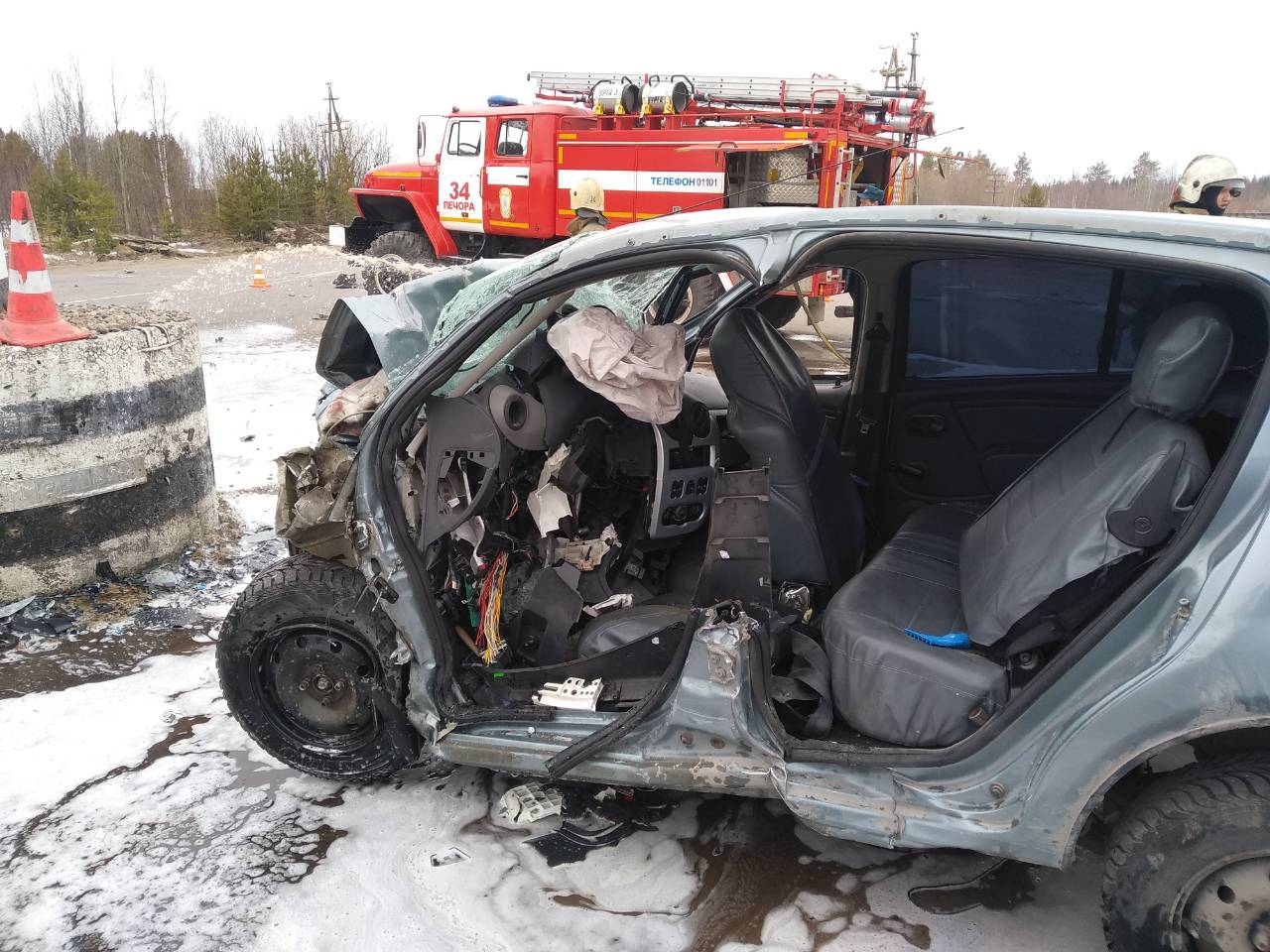Смертельное ДТП на въезде в Печору - водитель врезался в стелу