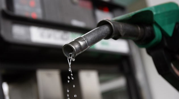 На заправках в Коми в четвертый раз за месяц выросла цена на бензин