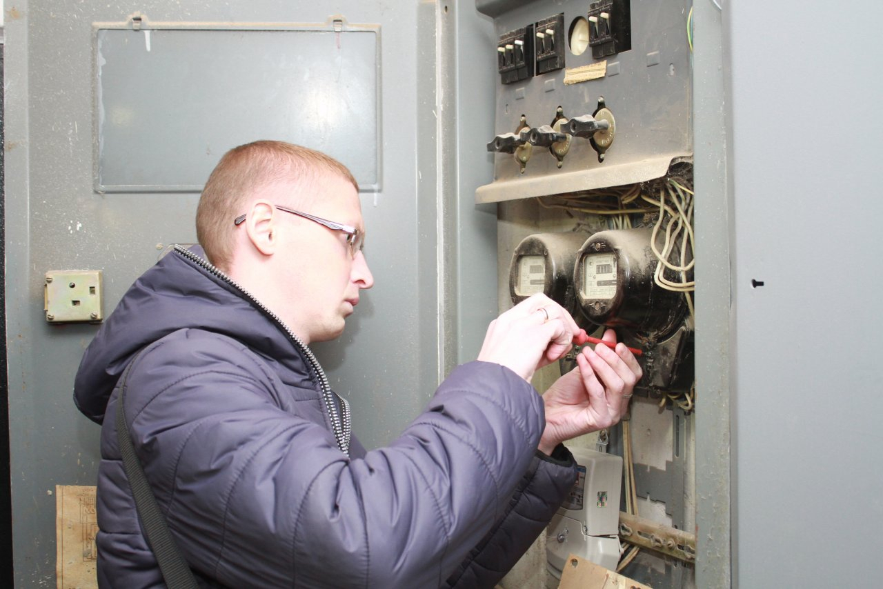 Новые расходы: россиян заставят сменить электросчетчики