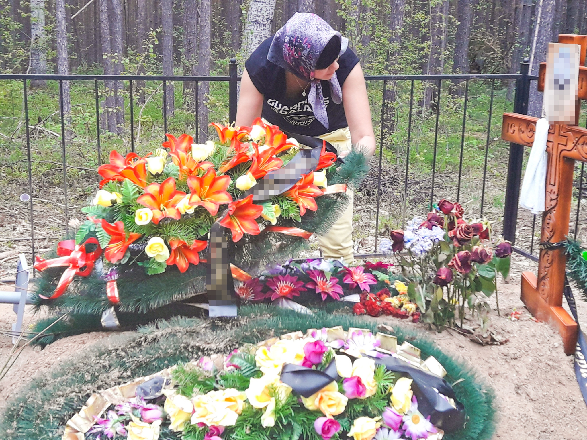 В Ухте медведь-вандал разрывает могилы на кладбище Крохаль