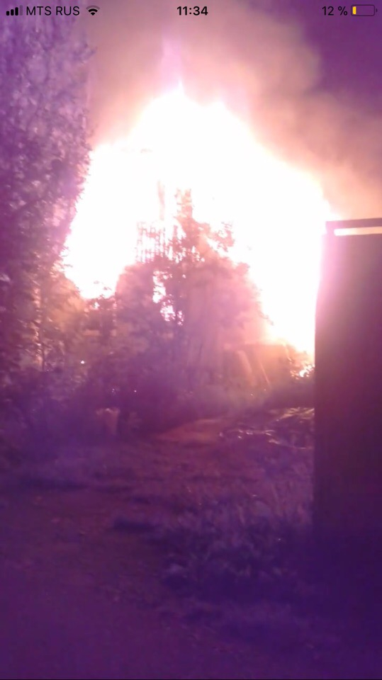 Огнеборцы Коми тушили 2 пожара на дачах этой ночью