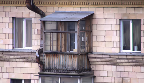В Коми мужчина угрожал другу убийством, если тот не спрячет на балконе труп